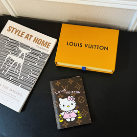 Louis Vuitton LV Animation Pattern Passport Holder-3654  